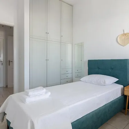 And Spacious In Paros Apartamento Naousa (Paros)
