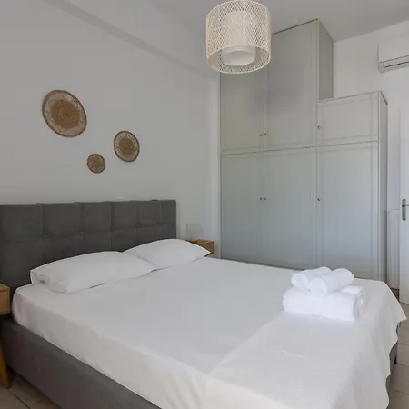And Spacious In Paros Apartamento