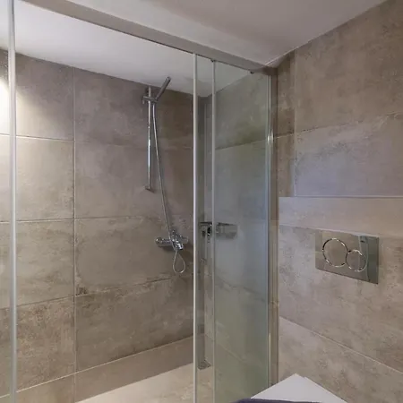 And Spacious In Paros Apartment *