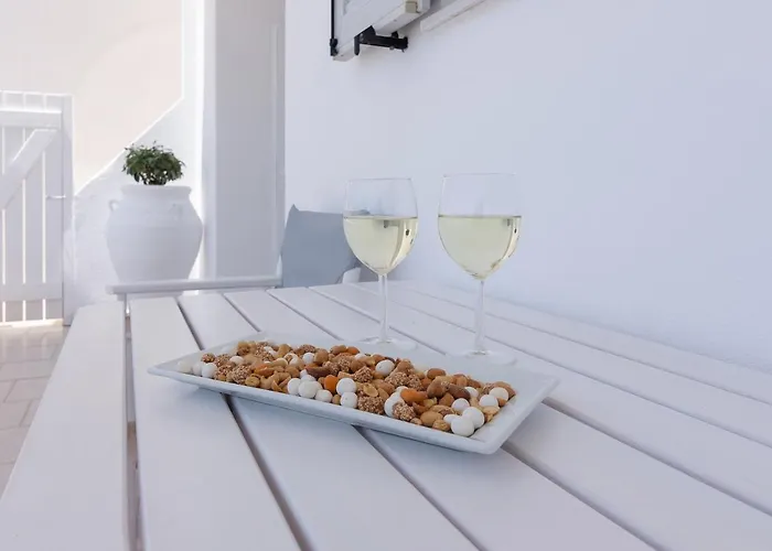 And Spacious In Paros Apartmán