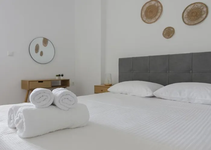 And Spacious In Paros Apartmán *